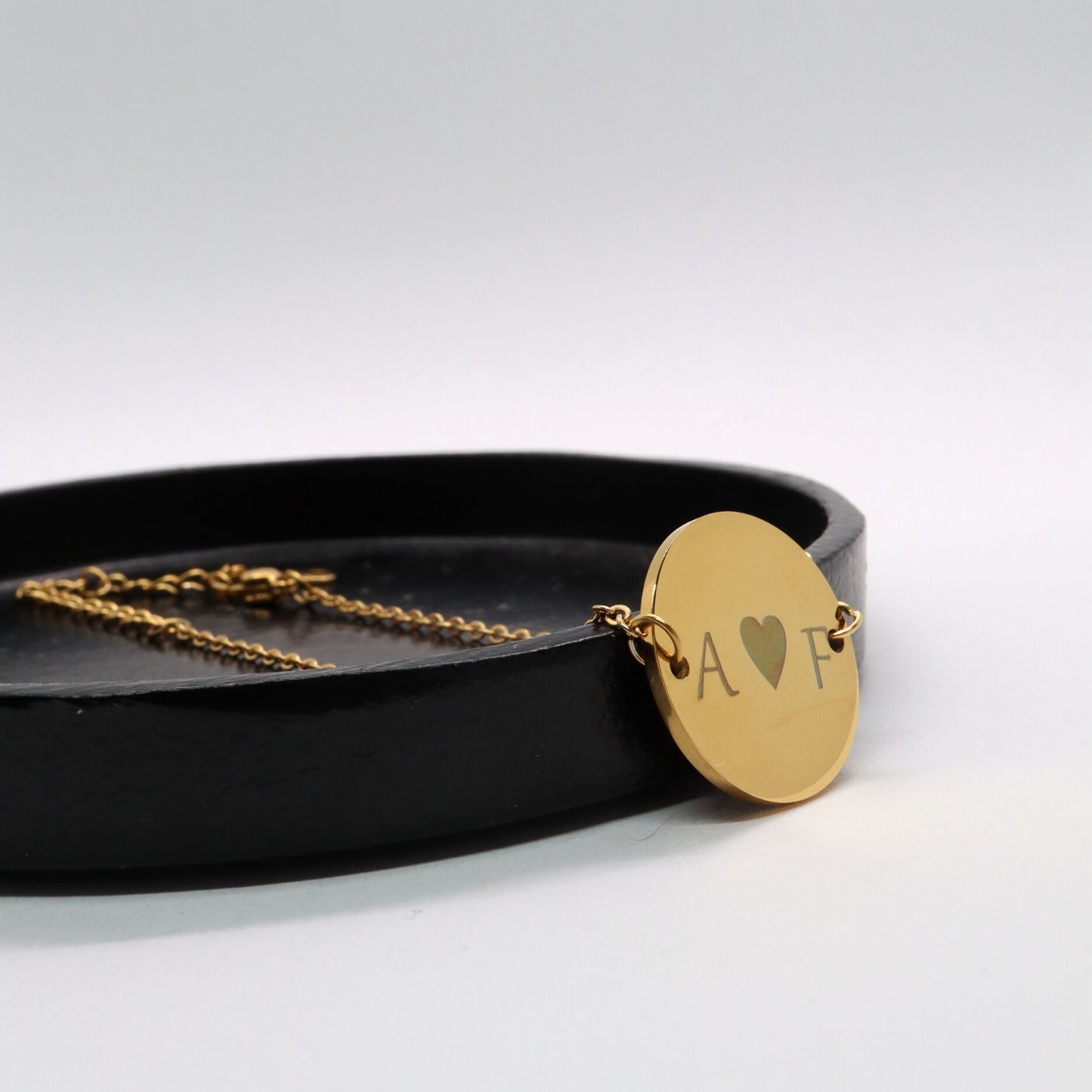 Unieke gepersonaliseerde armband met muntje Goud Sfeerbeeld