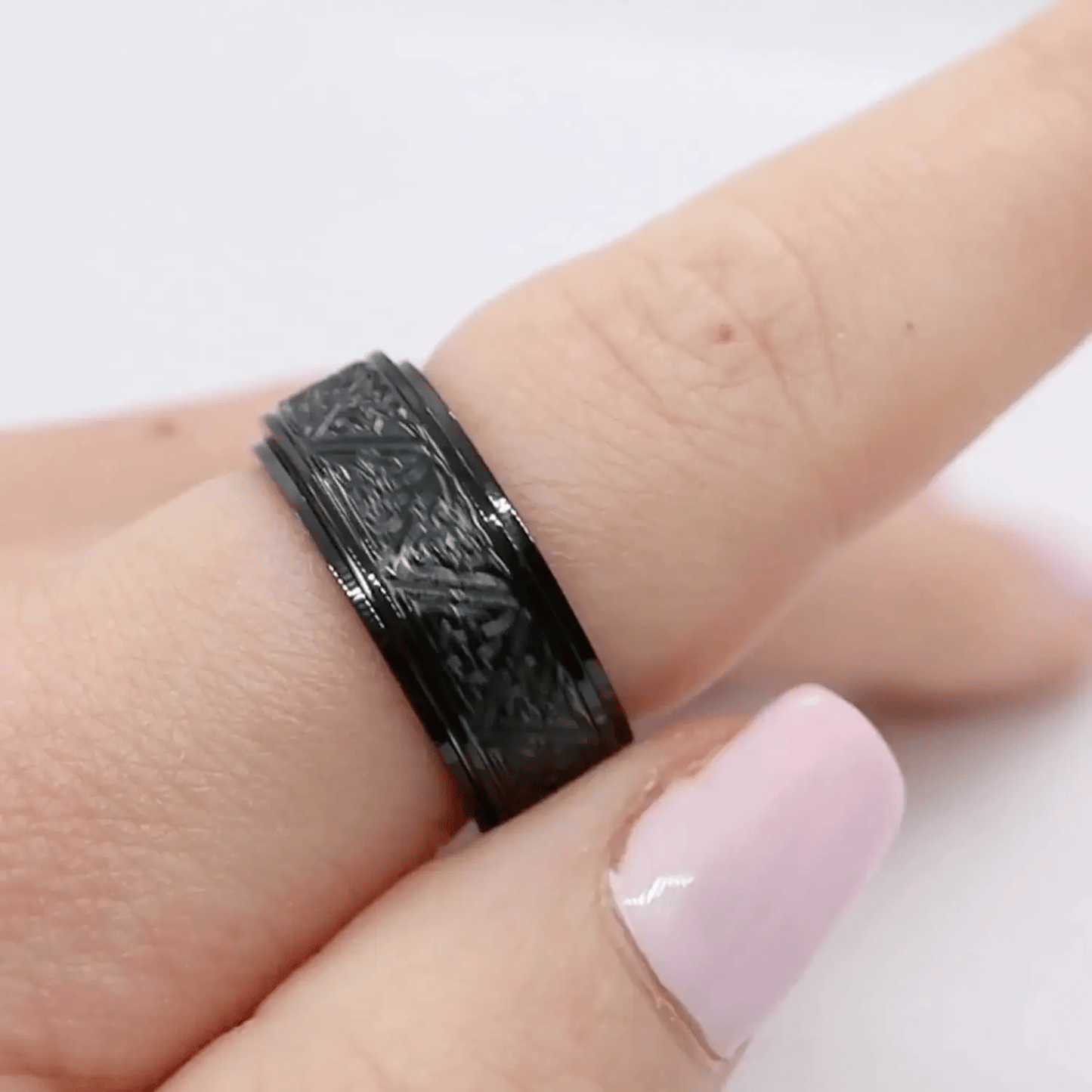 Anxiety ring (Keltisch) Zwart in beweging